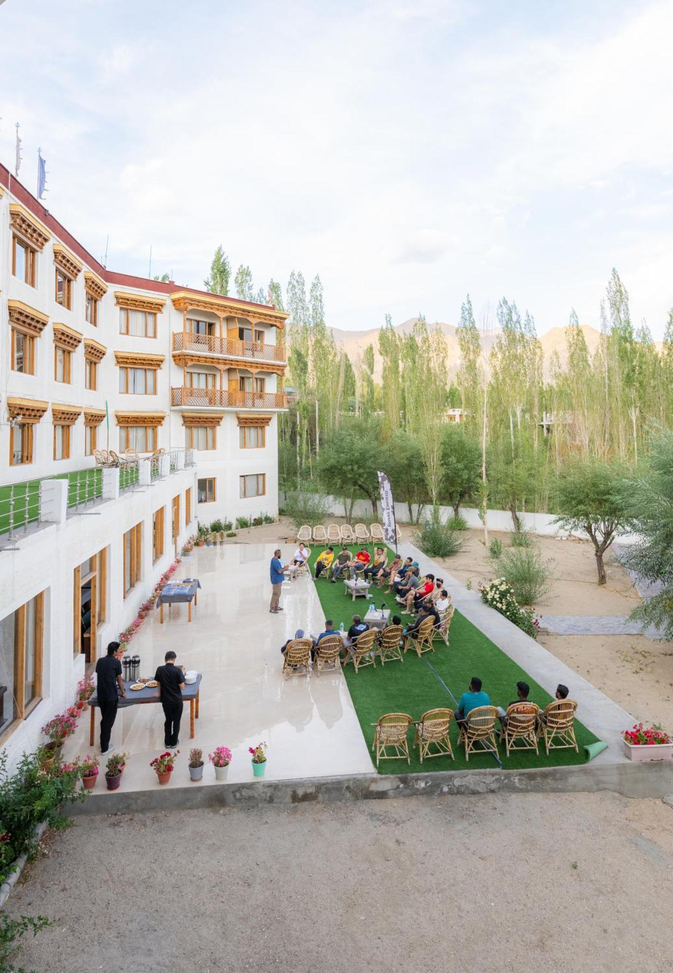 Hotel Deskitsal Leh Kültér fotó